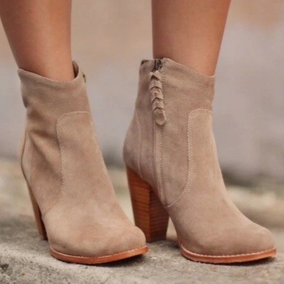 Joie Dalton Suede Western
Bootie Leather Size
EUR 40 size 10 US IN TAUPE Cement - Picture 3 of 16